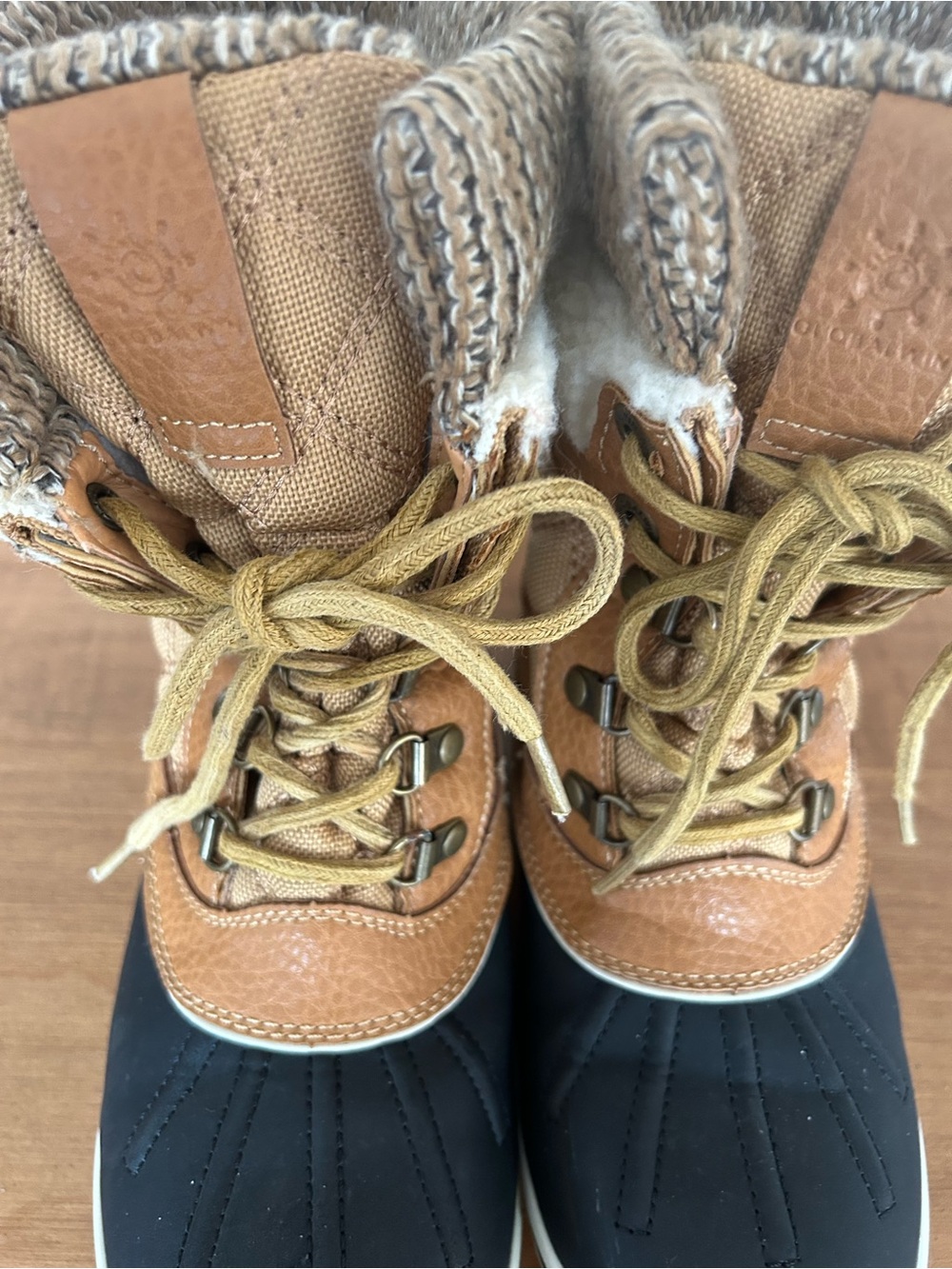 Insulated Lace-Up Winter Boots in Black and Tan - Picture 3 of 8